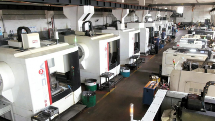 榮堃機械閃耀《非凡匠人》 全設備矩陣賦能，多品類協同發力，領航中國智造揚帆出海